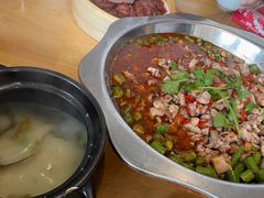 -兔行天下-鸿鹤鲜锅兔(中海国际店)