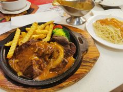 -香港新发烧腊茶餐厅(万象店)