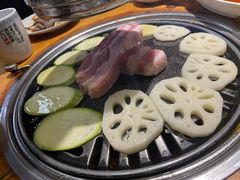 蔬菜拼盘-唯成•韩国炭火烤肉 유성고기