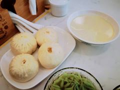 -李与白包子铺(桐梓林店)