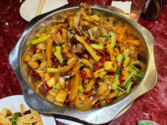 干锅牛蛙-馋嘴蛙火锅