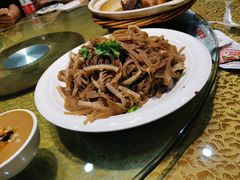 -老码头黑皮肘子锅包肉熏酱水饺(文政街店)