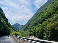 -秦岭峡谷漂流景区