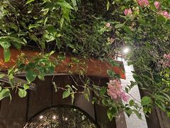 -Cuc Gach Quan Restaurant