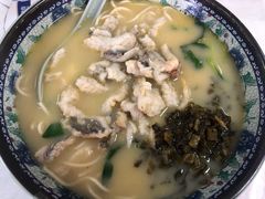 招牌黄鱼面-明呈黄鱼面馆(斜土路店)