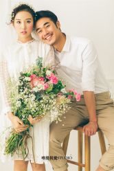 俏皮可爱-巴黎婚纱摄影工作室
