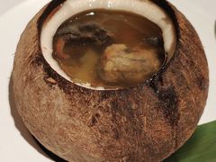 原汁椰子乌鸡功夫炖汤-汤城小厨•粤菜•靓汤(苏州街店)
