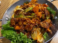 鱿鱼炒五花肉-富乐满韩国正宗炸鸡韩国料理(虹泉路店)