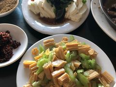 松花蛋拌豆腐-朝鲜饭店(房山店)