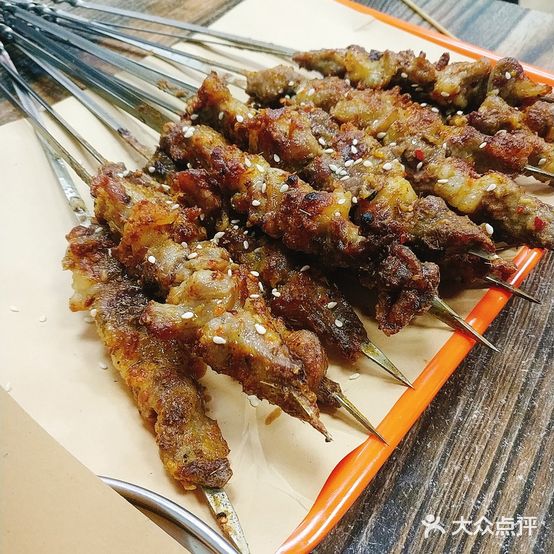 新疆特色烤羊肉串(彩虹店)