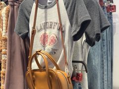 -URBAN REVIVO(欢乐海岸购物中心店)