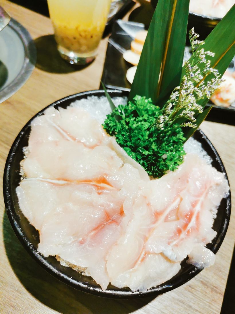 生鱼片,火锅好搭档,入锅只烫10秒即可,保持鱼肉的鲜嫩