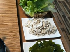 -陆记牛庄·碳锅龙虾烧烤(爱上花园店)