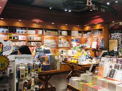 -西西弗书店&矢量咖啡(壹方购物中心店)