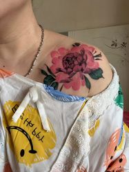 -鳌首刺青纹身 穿孔饰品店