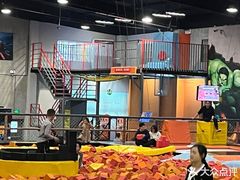 -极限Jump蹦床·新潮玩运动世界·室内乐园·团建·派对中心