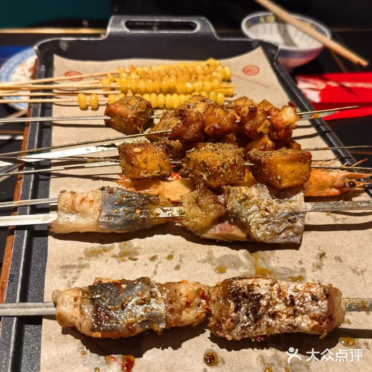 彩灯飘飘迎佳节