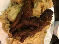 焖凤爪与腐竹-松發肉骨茶(先得坊店)