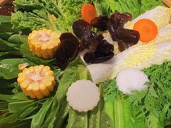 -尚尚仙·酸汤猪手·猪肚鸡火锅(华联万柳购物中心店)