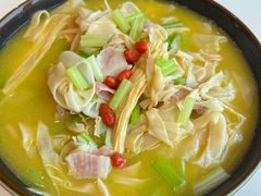 -巷子宽·酸菜鱼(迪士尼小镇店)