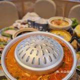 年轻人生活新方式-边吃火锅边烤肉～