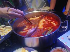 -唯爱KTV聚会餐厅(仙林东城汇店)