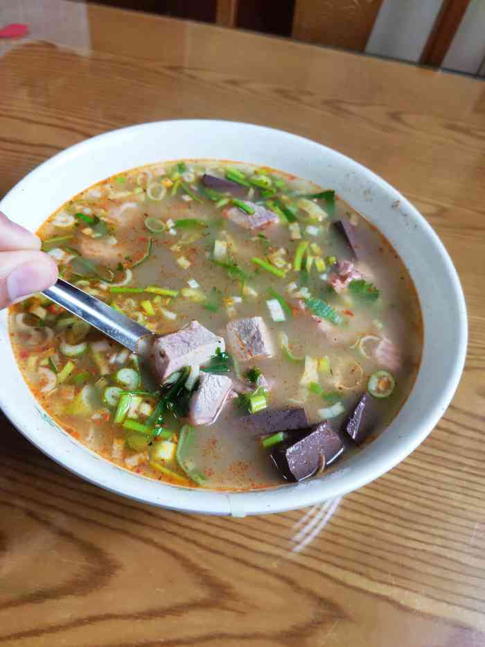 岛城一汤-"感觉崂山羊肉汤最有特色的羊肉汤,跟洮南路.