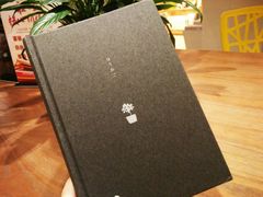 -新华里咖啡书吧(新华书店小寨店)