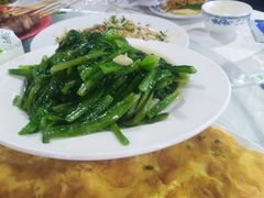 蒜茸油麦菜-闻道食府烙饼卷带鱼(原车耳营店原大觉寺店)