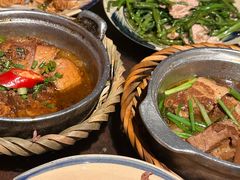 -Cuc Gach Quan Restaurant
