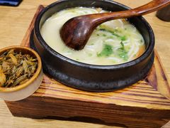 蒙自过桥米线-麦麦山云南菜(复地活力城店)
