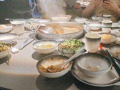 -伴山牛贵州黄牛肉火锅·苗疆非遗艺术餐厅(上海首店)