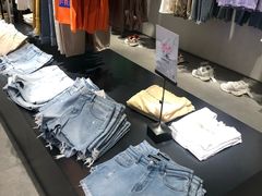 -URBAN REVIVO(欢乐海岸购物中心店)