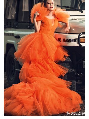 拍摄地：徐州郊外越野车山顶，徐州铂爵婚纱摄影有限公司