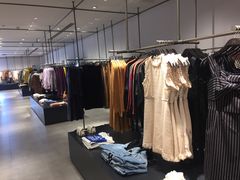 -URBAN REVIVO(欢乐海岸购物中心店)