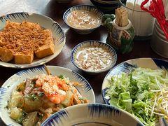 -Cuc Gach Quan Restaurant