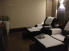 -金色印象·4K影院式足体养生(杨家坪西郊店)