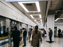 -东方体育中心(地铁站)