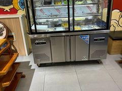 面包甜点陈列柜-幺妹火锅鸡(西城店)