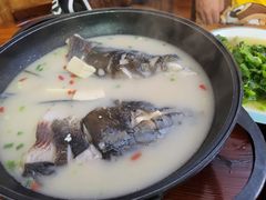 有机鱼头浓汤-浔味·山屿湖·正宗淳牌全鱼宴老字号