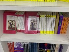 -钟书阁(松江泰晤士小镇店)