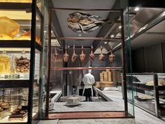 面包甜点陈列柜-荣轩(新荣记环球金融中心店)