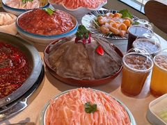 -茅草房·河畔园林火锅