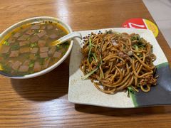 -黄阿姨锅贴大王(万航渡路店)