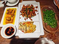 -隔壁老王·家常云南菜(皇冠店)