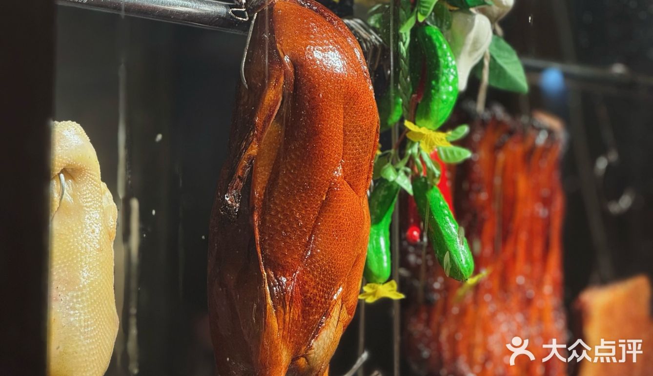知粵賞味，以盤中風物，氤氳粵饌況味。