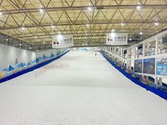 -乔波室内滑雪场