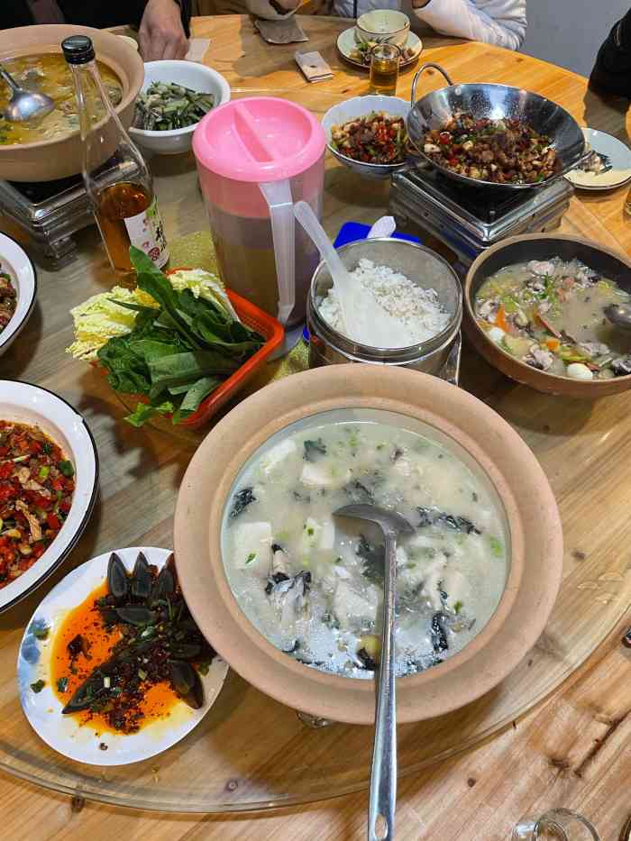 打分 总体饭菜个性不强,普通家常菜.