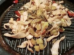 雪花猪肉炒云南酸腌菜-半山腰·云南菜(侨福芳草地店)