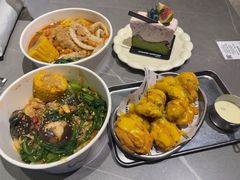 -W COLLECTIVE  DESSERT SHOP